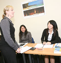 ニュージーランドでフライトアテンダント留学/Travel Careers & Trainingフライトアテンダント・コース留学生